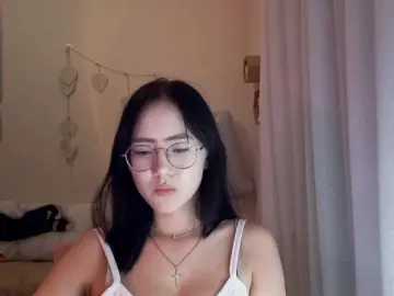 Bongacams Live Porn of MyrleHenggeler