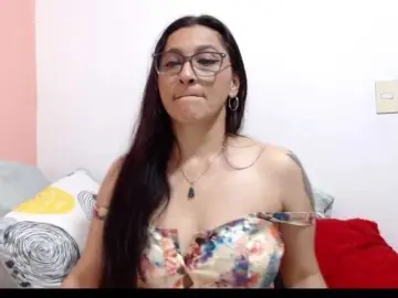 Bongacams Nude Webcam of KarinaSuarez1