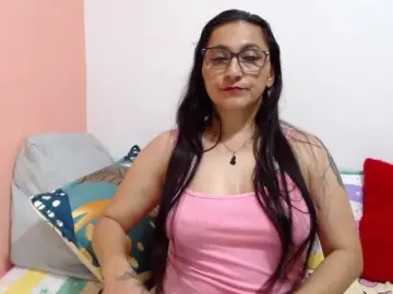 Bongacams Adult Video Chat of KarinaSuarez1