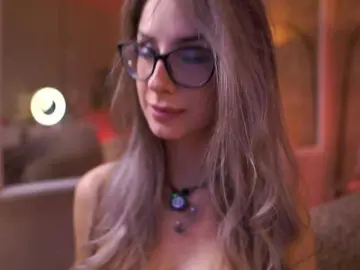 Bongacams Sex Cam of MaddieBryggs