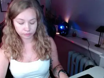 Bongacams Watch Live Sex Cams of hollyBB