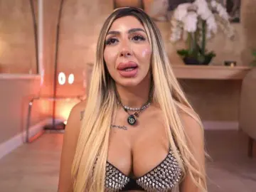 Bongacams Free Porn Cam of LucyyRosse