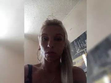 Bongacams Watch Live Sex Cams of Laurien