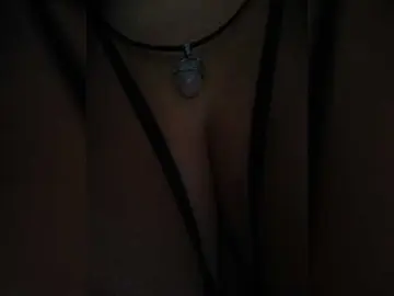 Bongacams Live Sex Cam of AlexaBrown12