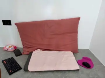 Bongacams Watch Live Sex Cams of SquirtOMania