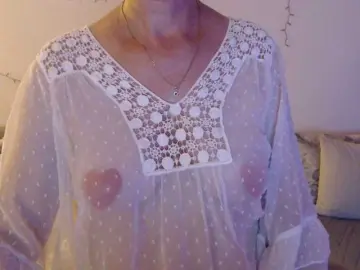 Bongacams Free Porn Cam of goodSnowQueen