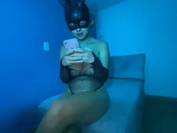 Bongacams Free Porn Cam of ZuriFoxxx