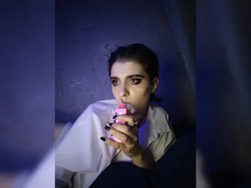 Bongacams Free Porn Cam of CyberSiren
