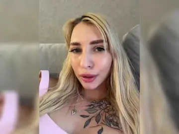 Bongacams Watch Live Sex Cams of EwaBrown
