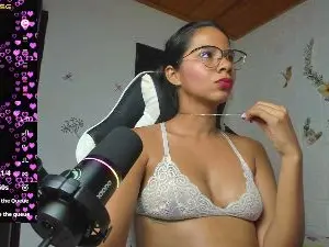 Cam4 Live Sex Cam of hoffman_alisson