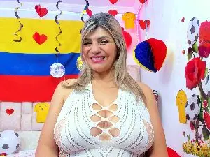 Cam4 Watch Live Sex Cams of Celeste_Lincon