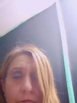Cam4 Live Porn of Traucka