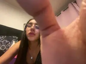 Cam4 Adult Video Chat of Carlitaa19