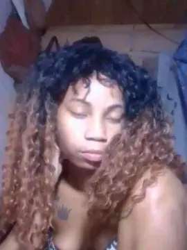 Cam4 Private Sex Chat of Rowane1