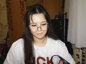 Cam4 Live Sex of KenishaKudzma