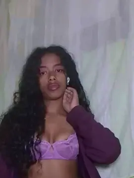 Cam4 Watch Live Sex Cams of bella2