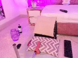 Cam4 Watch Live Sex Cams of RominaReyes