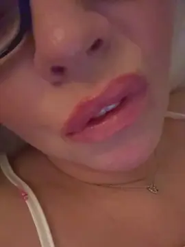 Cam4 Watch Live Sex Cams of Lucy_Louxx