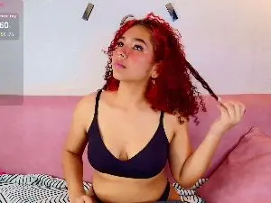 Cam4 Live Porn of CoralineRed