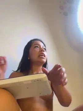 Cam4 Free Live Porn of LunaBaxter_