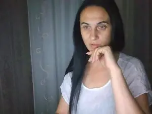 Cam4 Watch Live Sex Cams of Emilia55
