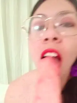 Cam4 Live Sex of Mia_essence24