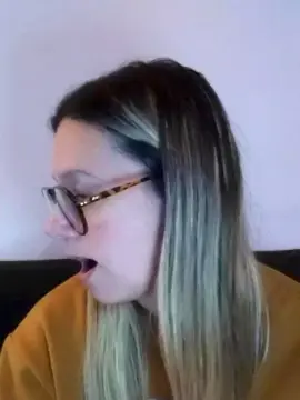 Cam4 Nude Webcam of desireemilf