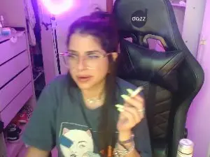 Cam4 Live Porn of Lauriiis