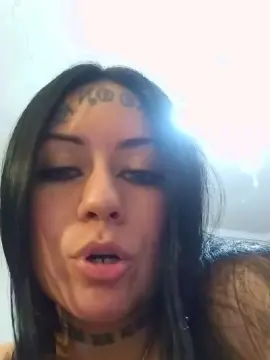 Cam4 Free Live Porn of notfromherexxx