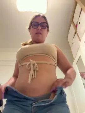 Cam4 Free Live Porn of susixxx4u