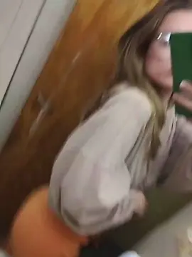 Cam4 Free Live Porn of aurora205