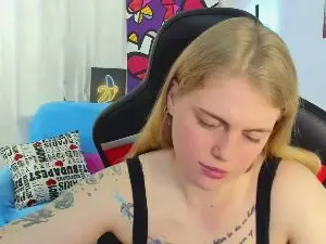 Cam4 Free Live Porn of Jolly_Doll