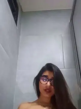 Cam4 Live Sex Cam of Yvonne_Collins