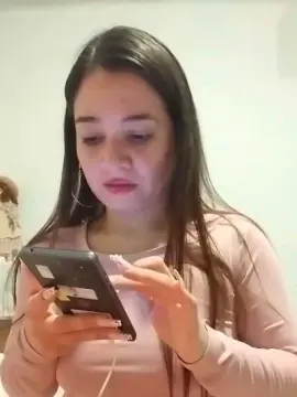 Cam4 Free Live Porn of itati3