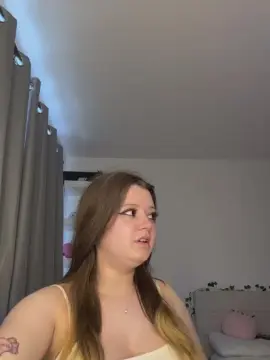 Cam4 Free Live Porn of lulustrawb