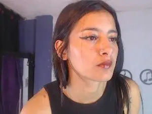 Cam4 Adult Video Chat of skinny_Yizz