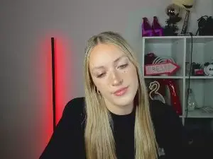 Cam4 Free Live Porn of EvelynBlond