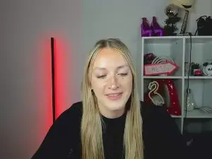 Cam4 Free Live Porn of EvelynBlond