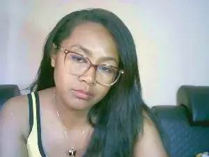 Cam4 Adult Webcam of Yummy_sitraka