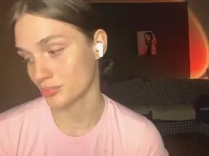 Cam4 Free Live Porn of EllyThro