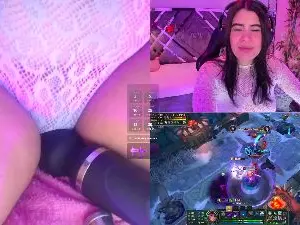 Cam4 Live Porn of DaphneContry