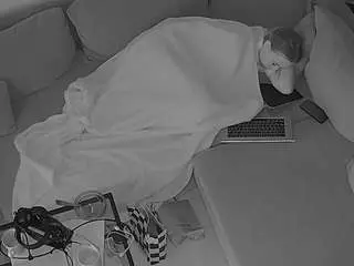 Camsoda Private Sex Chat of voyeurcam-julmodels-living-7