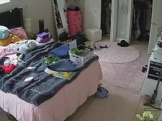 Camsoda Private Sex Chat of voyeurcam-house-charleys-room