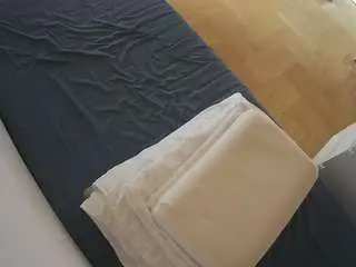 Camsoda Nude Webcam of voyeurcam-julmodels-greybed-2