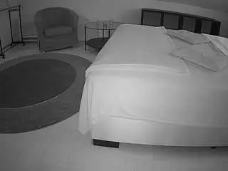 Camsoda Watch Live Sex Cams of voyeurcam-julmodels-whitebed-6