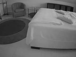 Camsoda Free Live Porn of voyeurcam-julmodels-whitebed-6