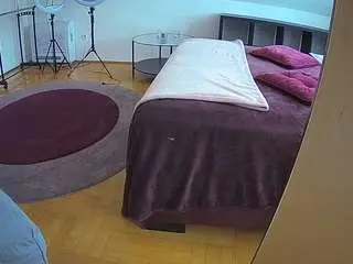 Camsoda Live Sex Cam of voyeurcam-julmodels-whitebed-6