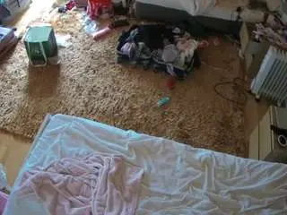 Camsoda Live Sex Cam of voyeurcam-julmodels-whitebed-5