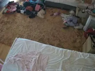Camsoda Live Sex Cam of voyeurcam-julmodels-whitebed-5