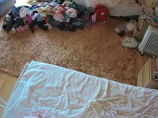 Camsoda Nude Webcam of voyeurcam-julmodels-whitebed-5